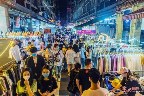 濟陽西紅市“煙火”重燃 日用品百貨攤位火熱招商，共繪城市活力新畫卷